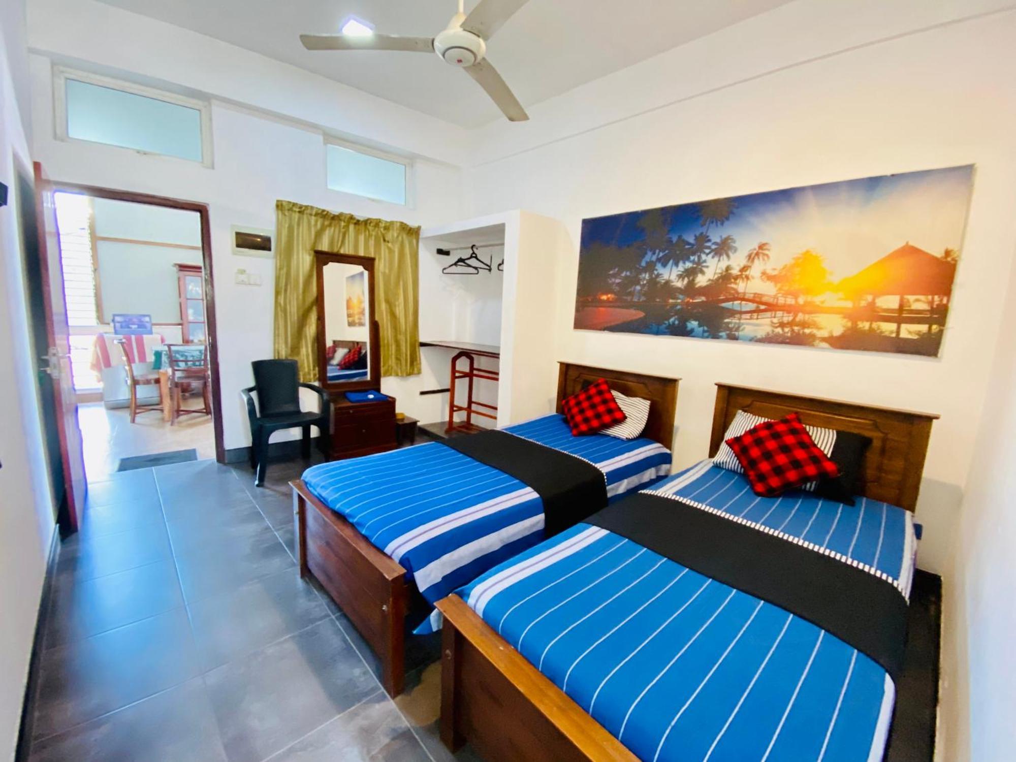 Hotel 100 Dehiwala-Mount Lavinia Екстер'єр фото
