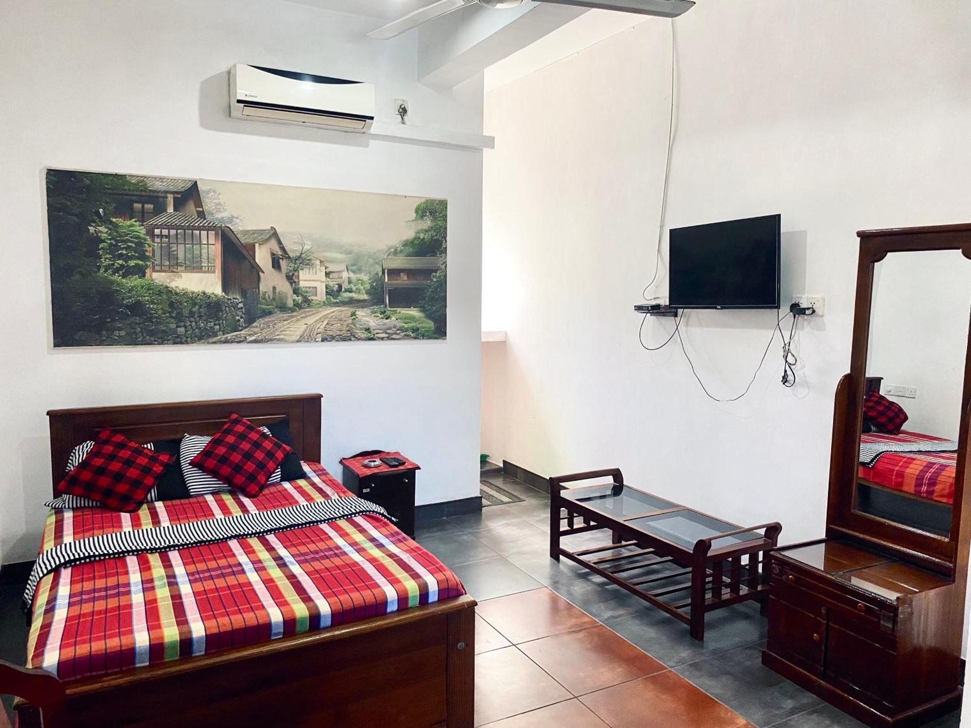 Hotel 100 Dehiwala-Mount Lavinia Екстер'єр фото