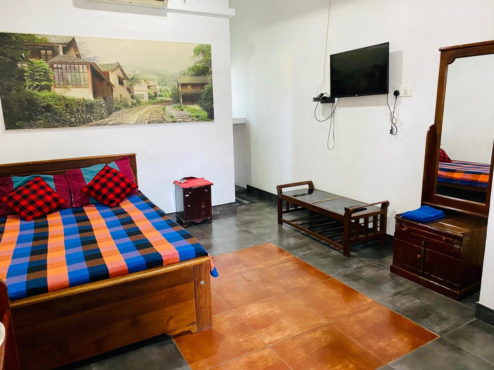 Hotel 100 Dehiwala-Mount Lavinia Екстер'єр фото